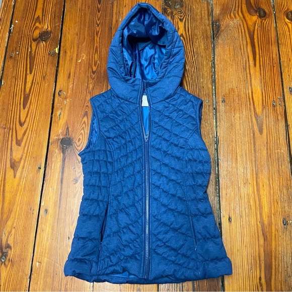 Chico’s Puffer Quilted Hooded Vest Size S Blue Full Zip Pockets Outdoor Fall - Picture 12 of 13